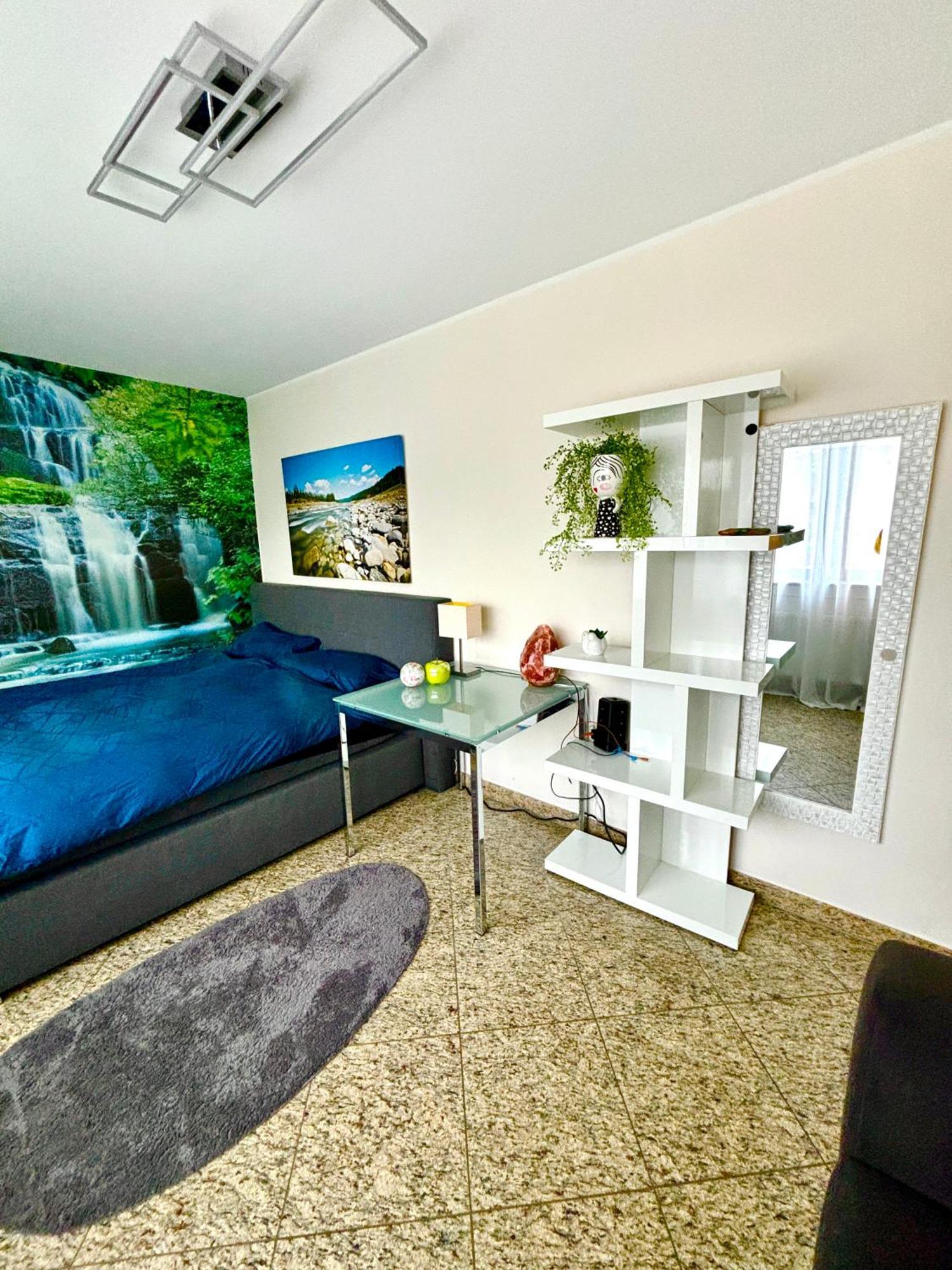 Magisches Doppelzimmer Mit Atemberaubender Wasserfall-Wand In Seligenstadt Exteriér fotografie